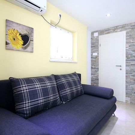 트로기르 Luxury House With Pool 빌라 외부 사진