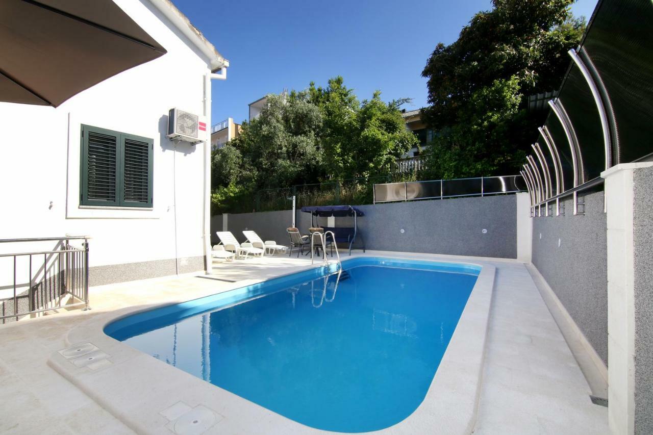 트로기르 Luxury House With Pool 빌라 외부 사진